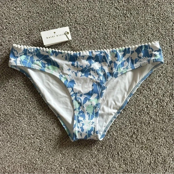 HEIDI KLIEN BLUE FLORAL BLUE WHITE HIPSTER BIKINI BOTTOM POM POM TRIM SIZE LARGE - Picture 1 of 7